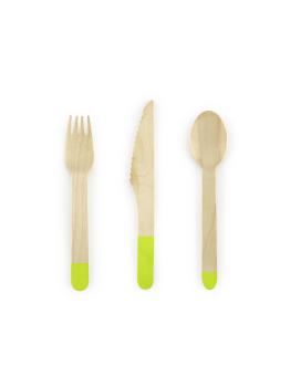 18 cubiertos verdes de madera