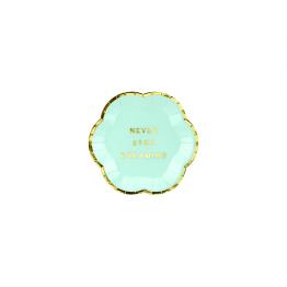 6 platos verde menta pastel con borde dorado "Never stop dreaming" de papel (13 cm) - Yummy