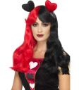 Peluca de reina de corazones roja y negra con corazones para mujer