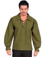 Camisa verde de personaje histórico.