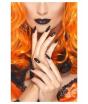 Esmalte de uñas y pintalabios, negro