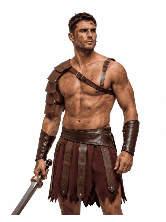 Hombrera de gladiador romano efecto cuero marrón
