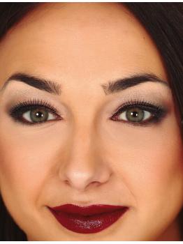 Pestañas negras look