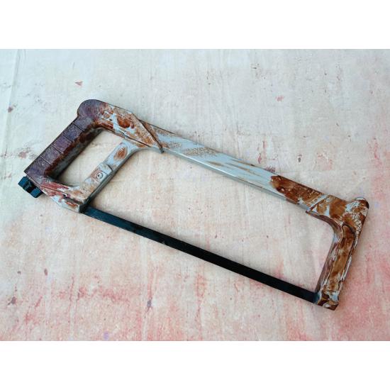 Sierra Ensangrentada Realista Lujo